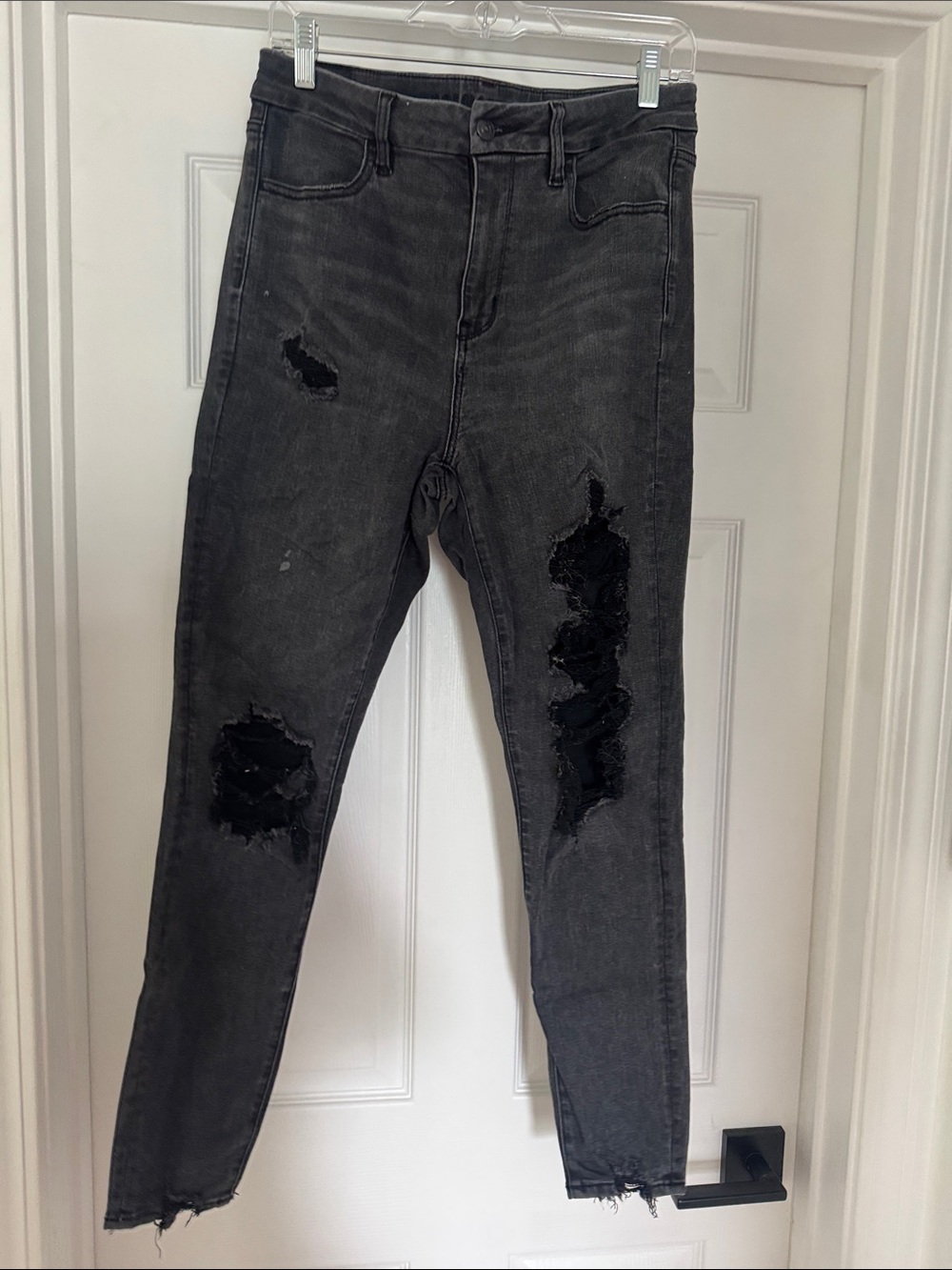 American Eagle Outfitters Black Distressed Skinny Jeans